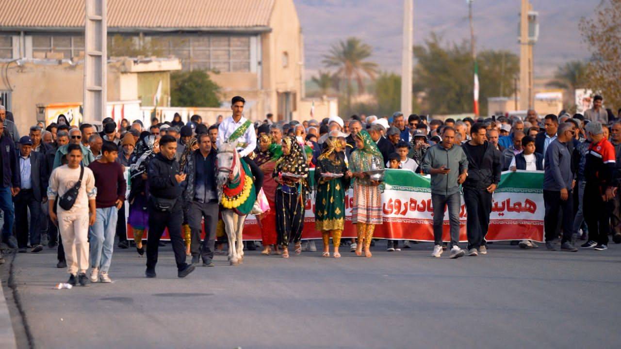 برگزاری همایش باشکوه پیاده‌روی از دماوند تا خلیج فارس با حضور پرشور خانواده‌ها در شهر فارغان